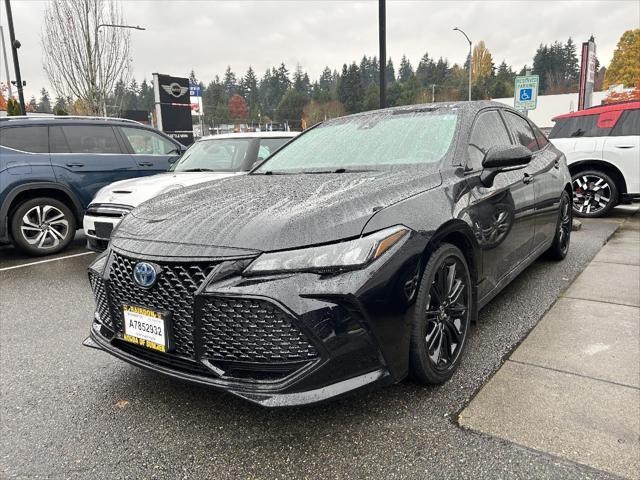 2022 toyota avalon hybrid xse
