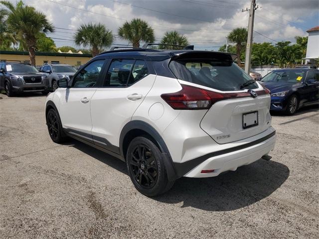 2021 nissan kicks sr