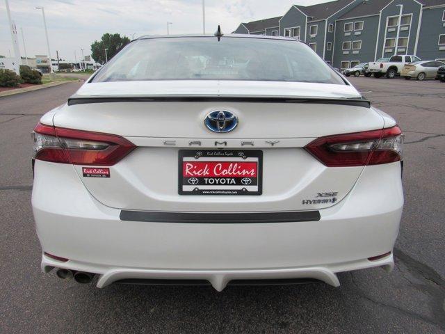 2022 toyota camry hybrid xse