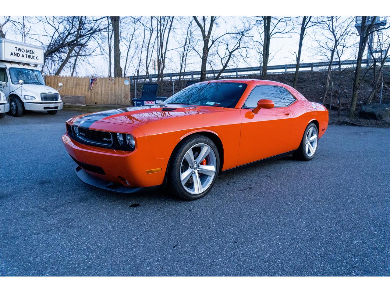 2008 dodge challenger srt8