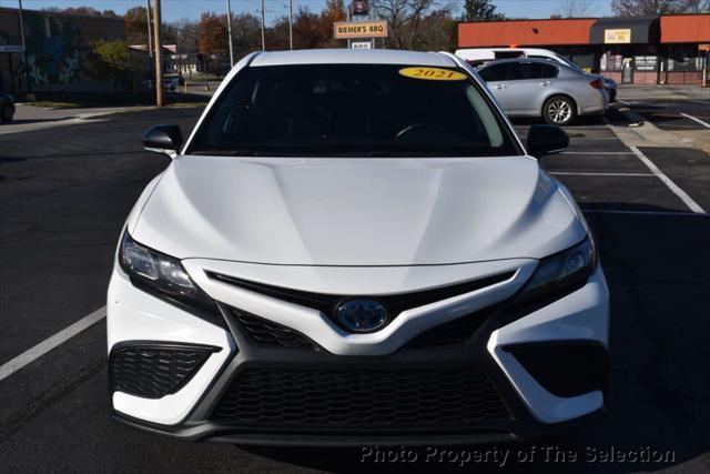 2022 toyota camry se