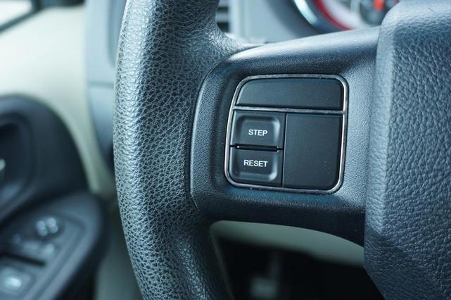 2013 dodge grand caravan se