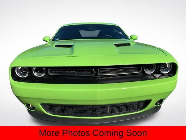 2023 dodge challenger sxt