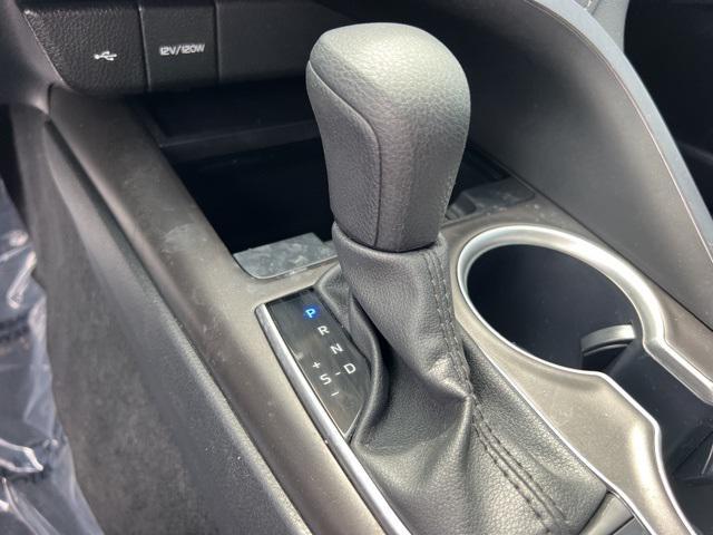 2024 toyota camry hybrid se