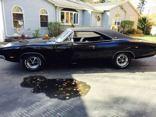 1969 dodge charger se triple black matching numbers
