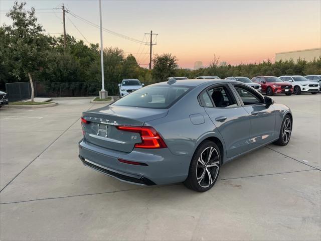 2024 volvo s60 b5 plus dark theme