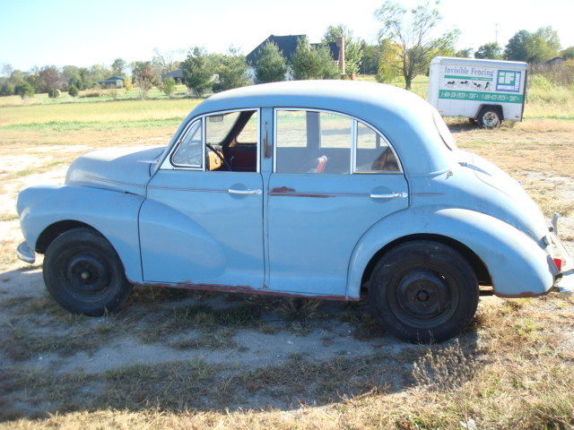 1952 morris minor 1000 with split window
