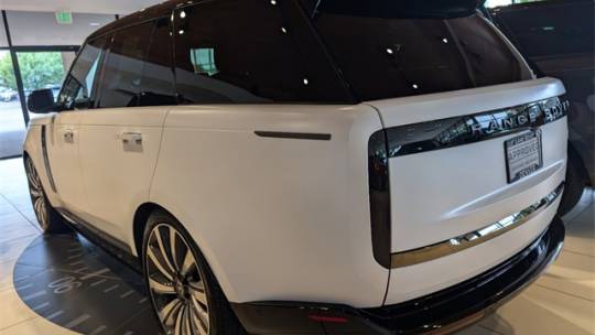 2024 land rover range rover p615 sv