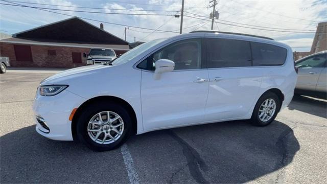 2022 chrysler pacifica touring-l