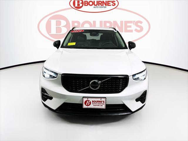2024 volvo xc40 b5 plus dark theme