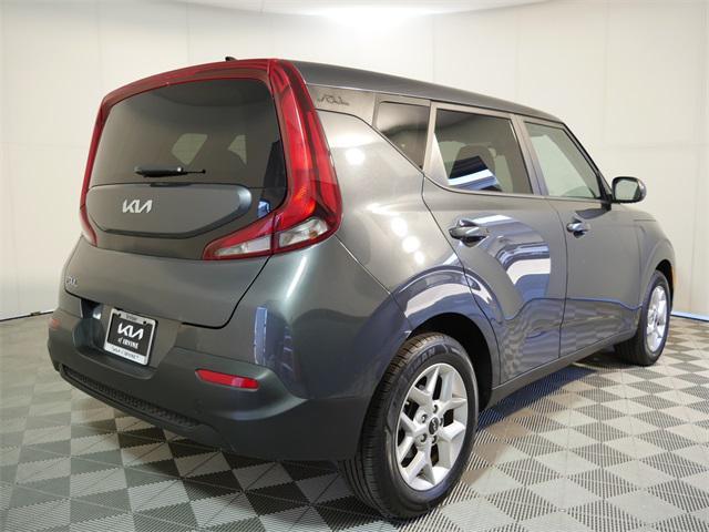 2022 kia soul lx