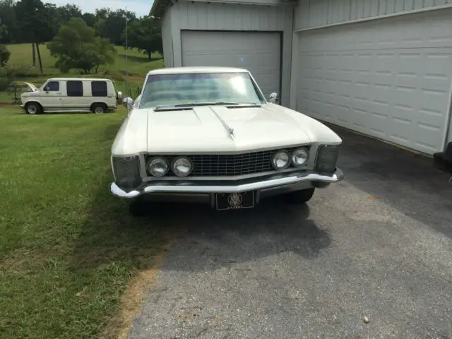 white 1964 buick riviera