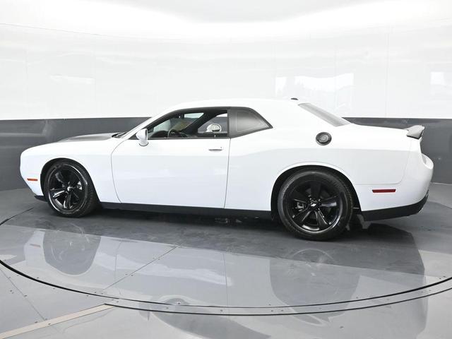 2021 dodge challenger sxt