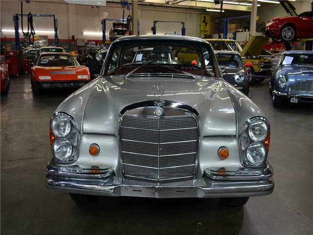 1968 mercedes benz 300 se coupe 38k miles,sun roof,silver grey/burgundy leather