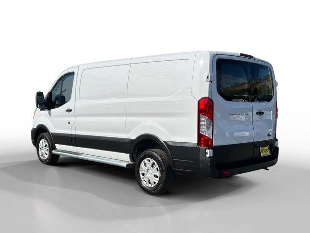 2022 ford transit-250 base