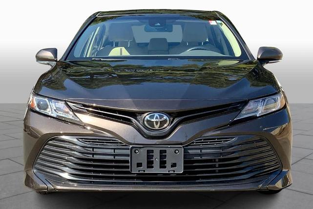 2018 toyota camry le