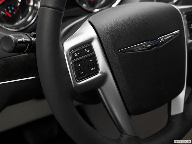 2011 chrysler town & country limited