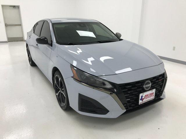 2023 nissan altima sr fwd