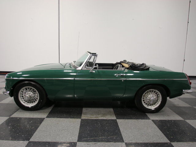 correctly restored mgb, 1800 cc, 2 su carbs, 4-speed, ready to show/cruise!!