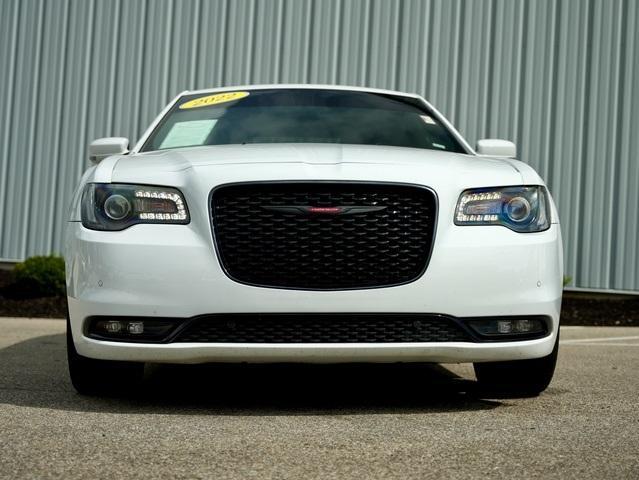 2022 chrysler 300 s