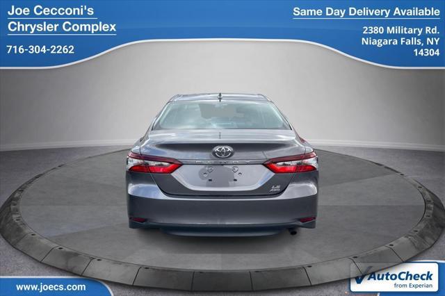 2022 toyota camry le
