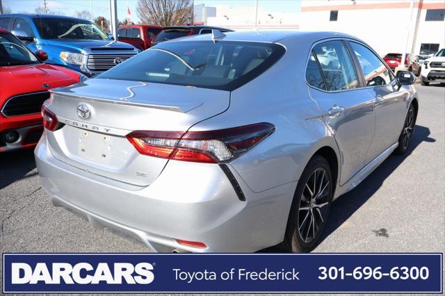 2022 toyota camry se