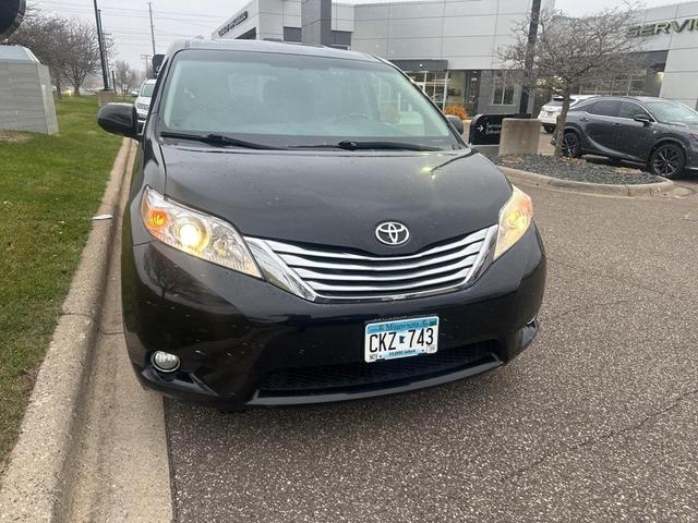 2012 toyota sienna