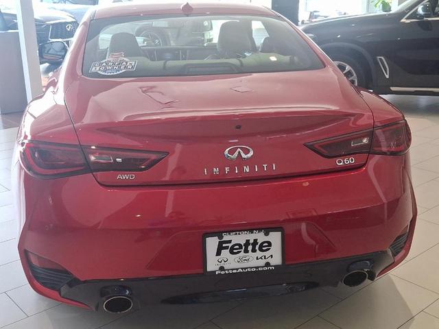 2022 infiniti q60 luxe