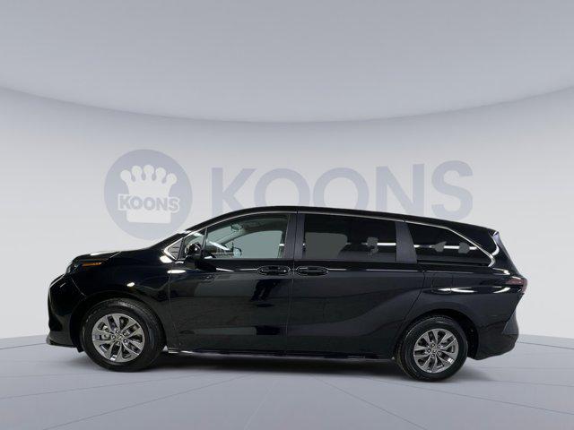 2024 toyota sienna le
