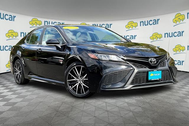 2022 toyota camry se