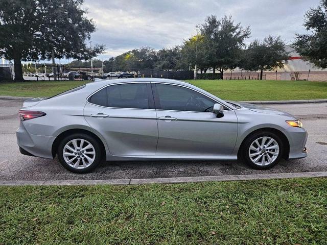 2023 toyota camry le