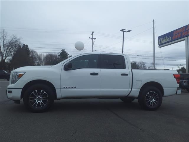 2022 nissan titan sv