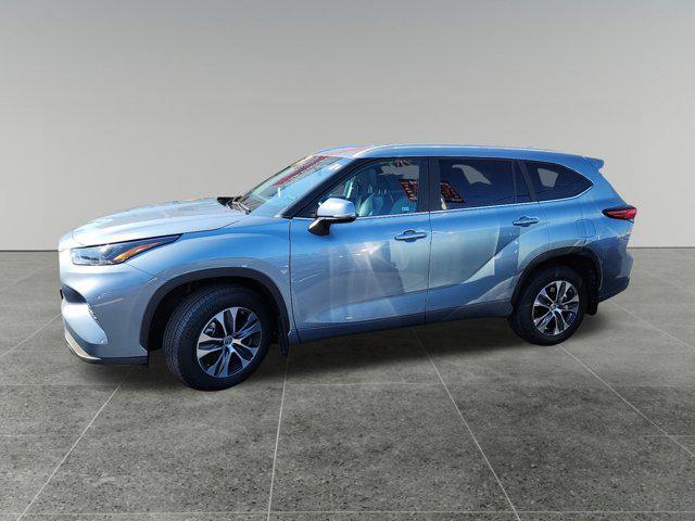 2023 toyota highlander xle