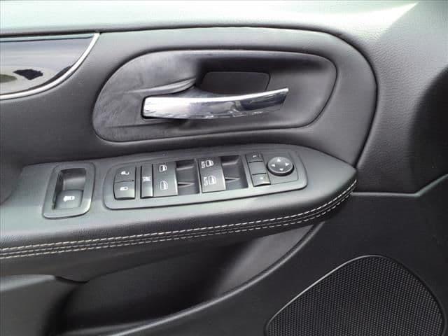 2017 dodge grand caravan in east freehold, new jersey