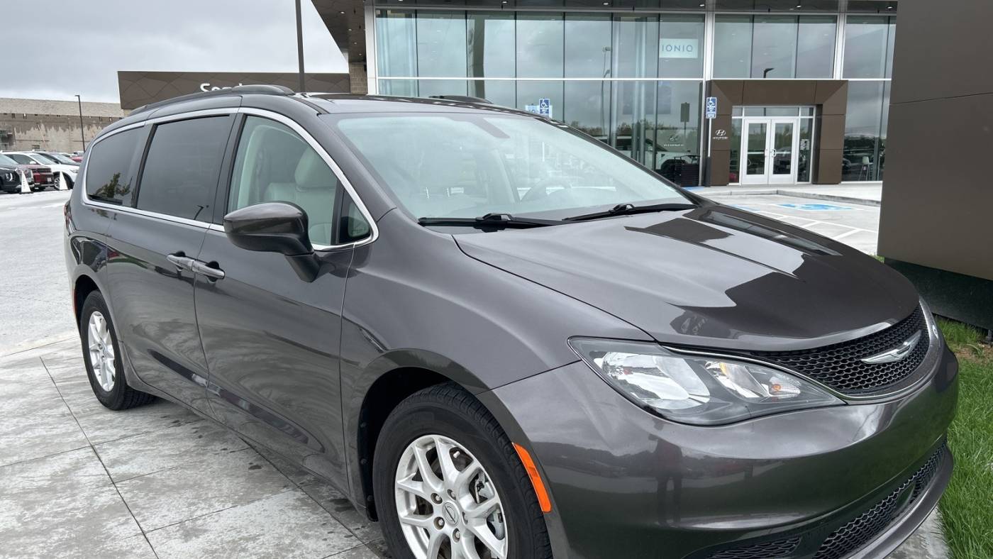 2021 chrysler voyager lxi