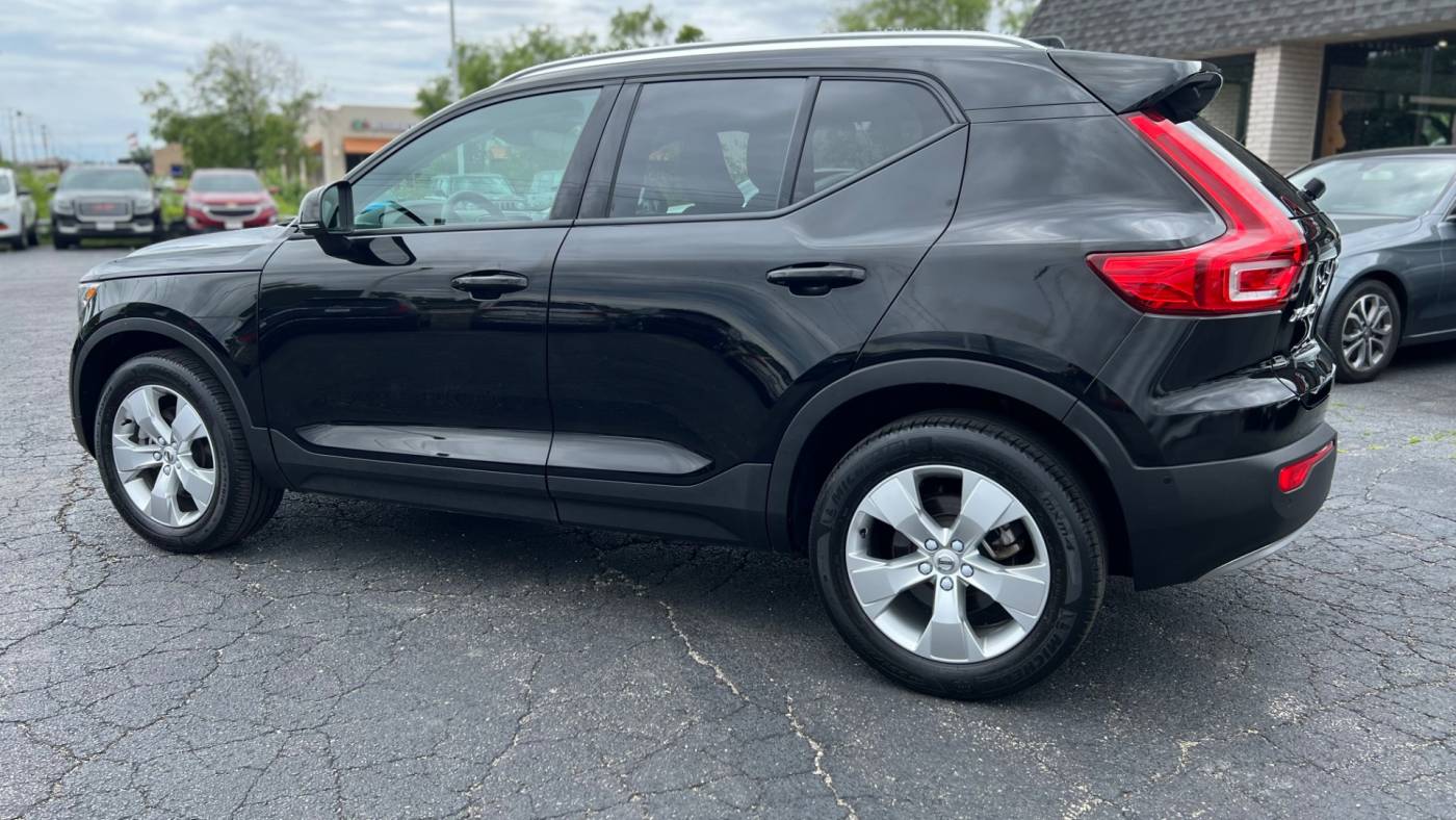 2022 volvo xc40 t5 momentum