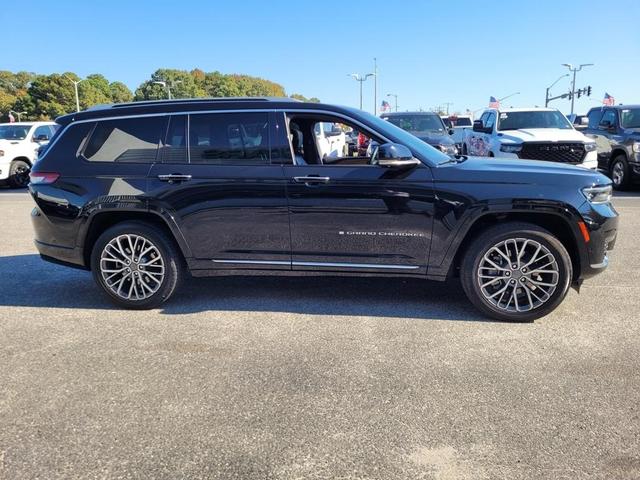 2022 jeep grand cherokee l summit
