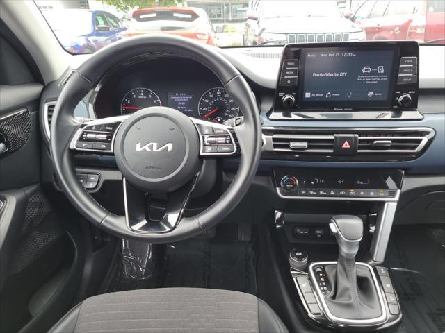 2023 kia seltos s