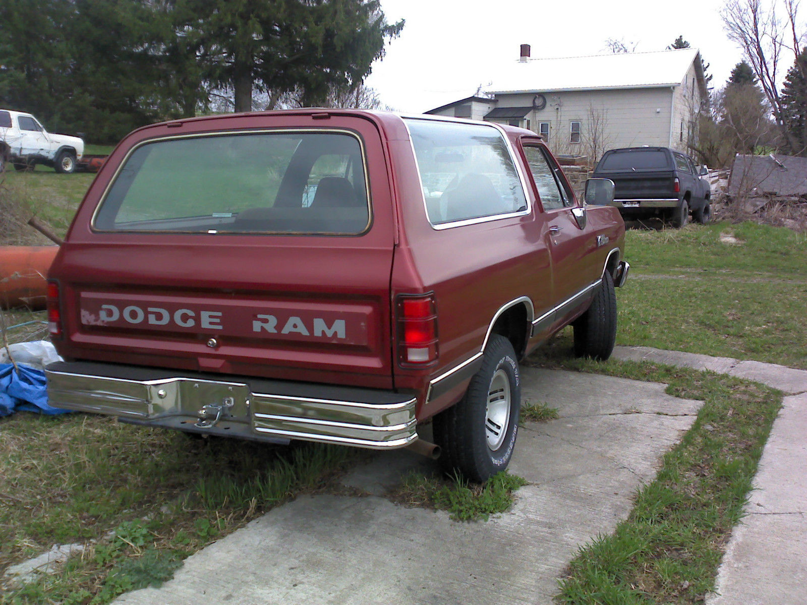 1988 dodge ramcharger royal se sport utility 2-door 5.2l