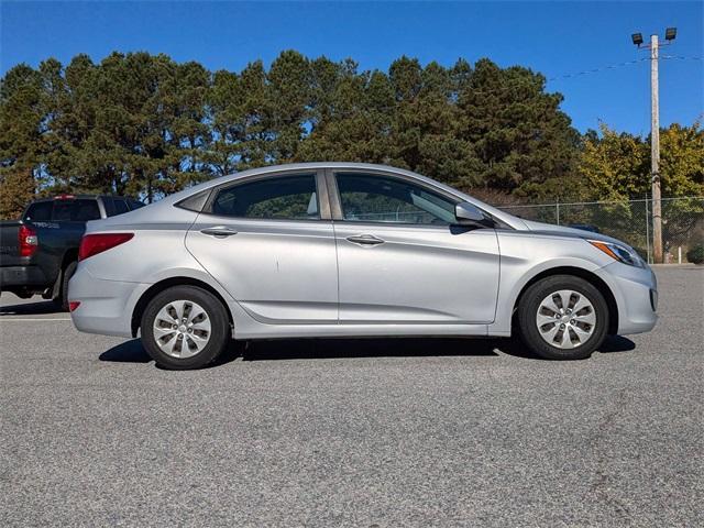 2017 hyundai accent se