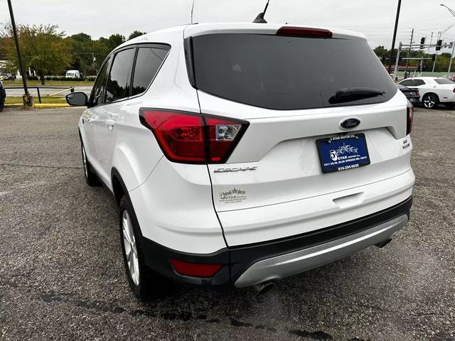 2019 ford escape se