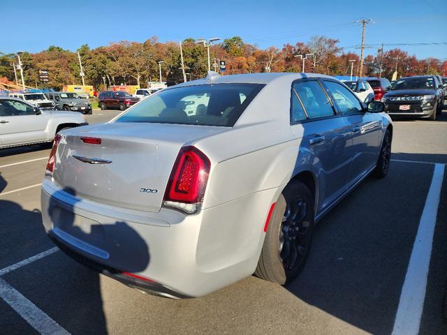 2020 chrysler 300 touring