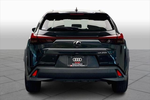 2021 lexus ux 200 base