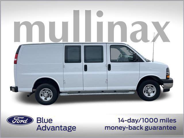 2022 chevrolet express 2500 rwd 2500 regular wheelbase wt