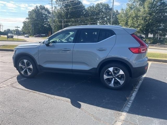 2024 volvo xc40 b5 core