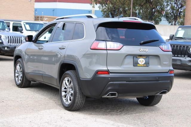 2021 jeep cherokee latitude lux