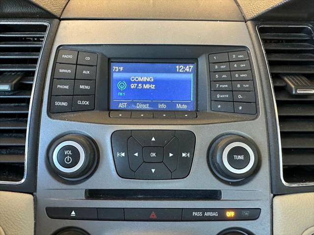 2019 ford taurus se