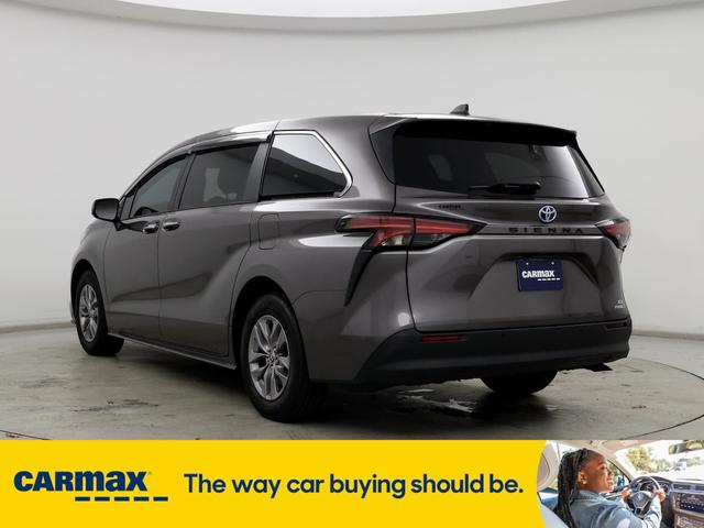 2022 toyota sienna xle