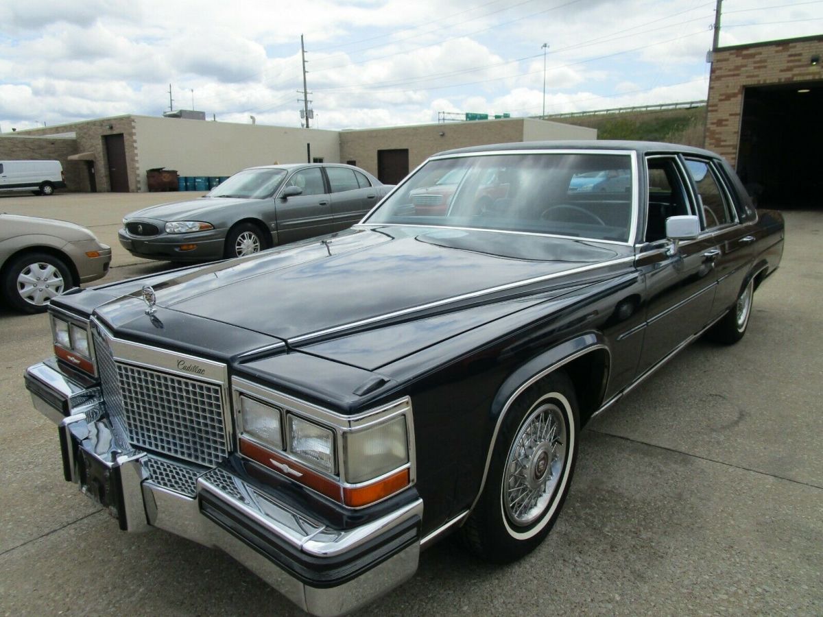 1988 cadillac fleetwood brougham d'elegance 4-door - actual miles - runs great!