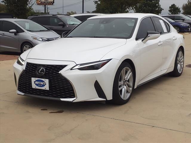 2022 lexus is 300 base